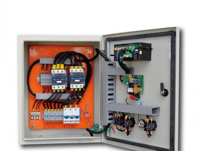 Montagem de quadro de comando