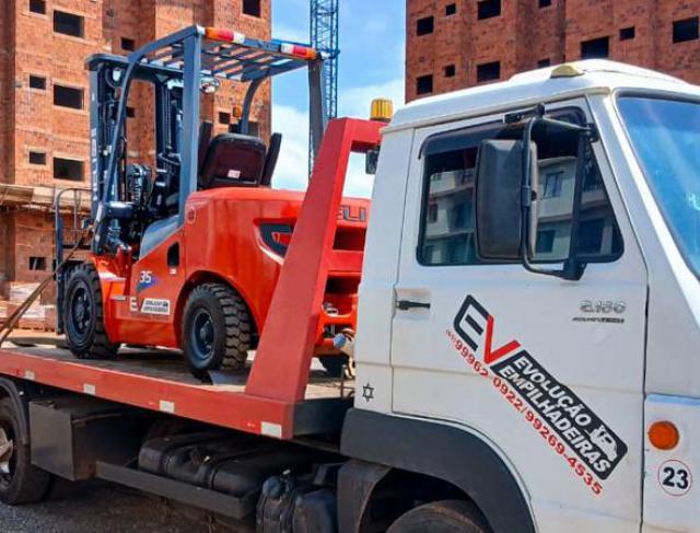 Empilhadeira: Como Escolher o Modelo Ideal e Reduzir Custos Operacionais