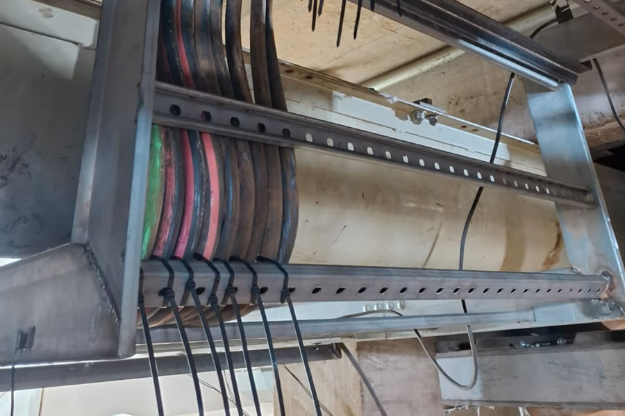 Centro de Usinagem Romi MITO