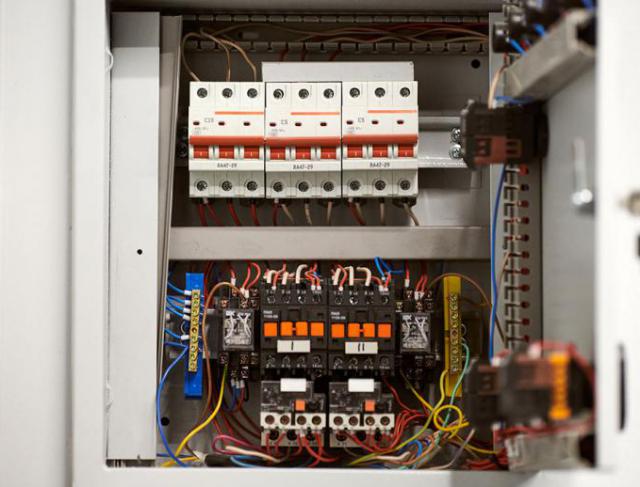 Montagem de Quadros Elétricos